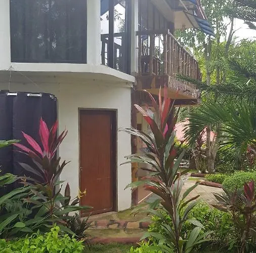 Paraiso Cave & Restaurant & *